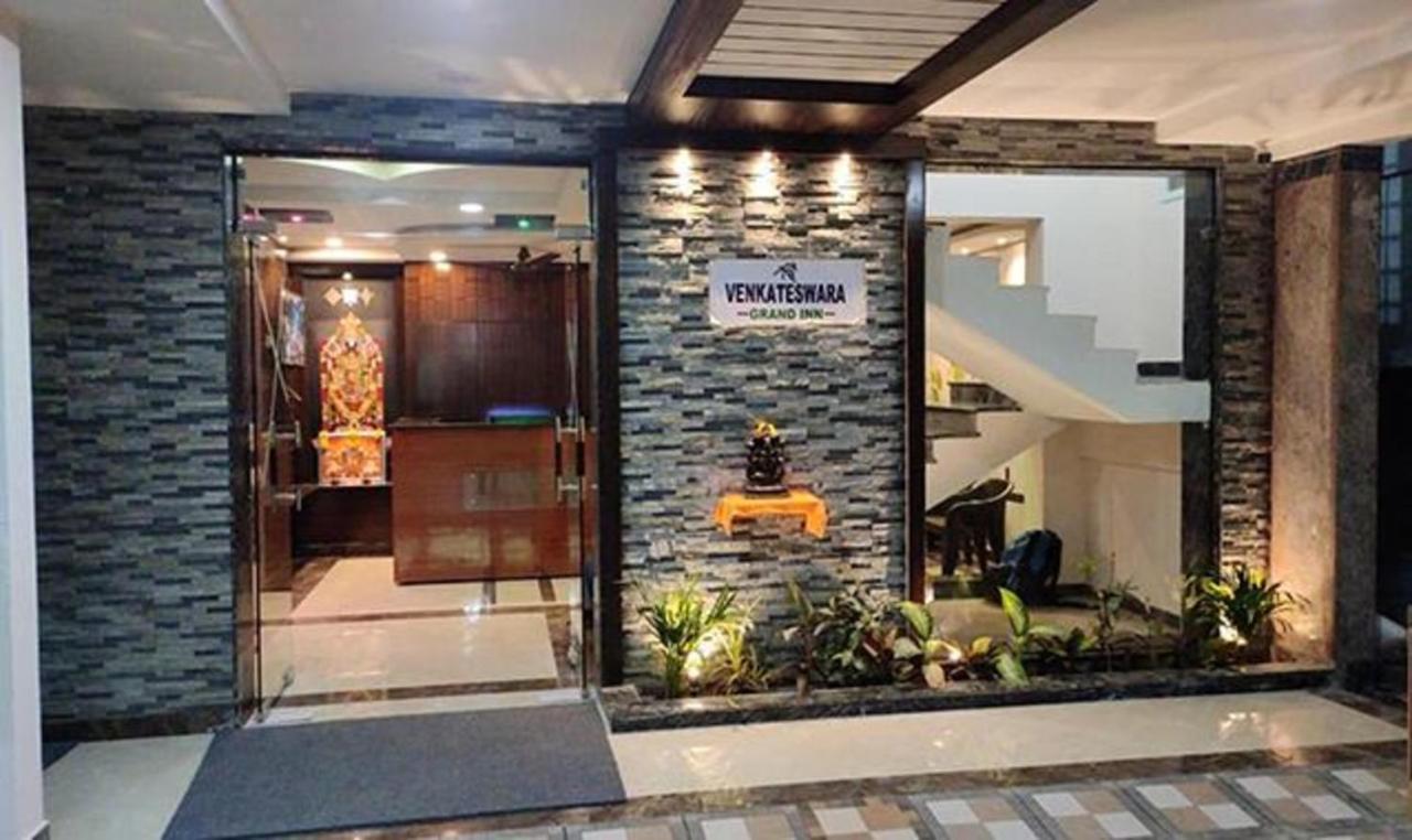 Fabhotel Nb Venkateswara Grand Inn Tirupati Exteriör bild