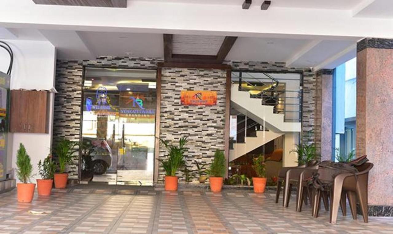 Fabhotel Nb Venkateswara Grand Inn Tirupati Exteriör bild