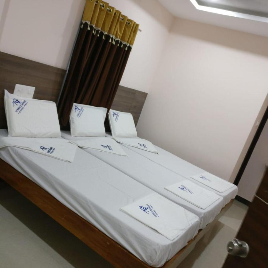 Fabhotel Nb Venkateswara Grand Inn Tirupati Exteriör bild