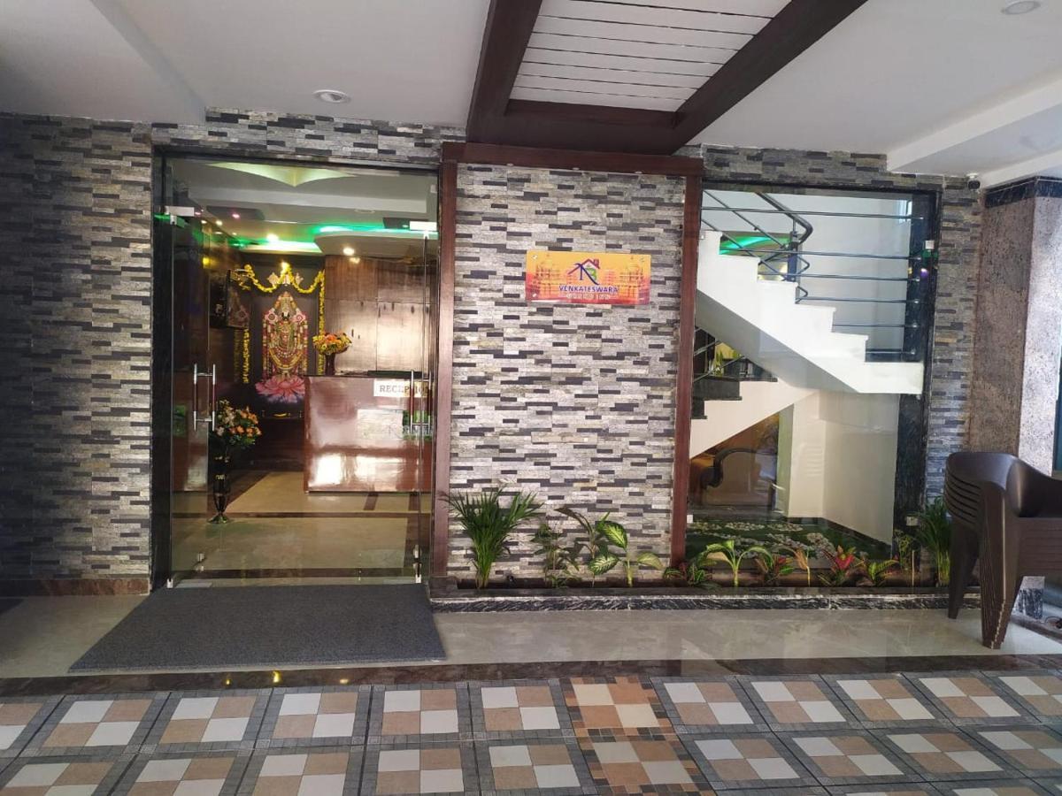 Fabhotel Nb Venkateswara Grand Inn Tirupati Exteriör bild